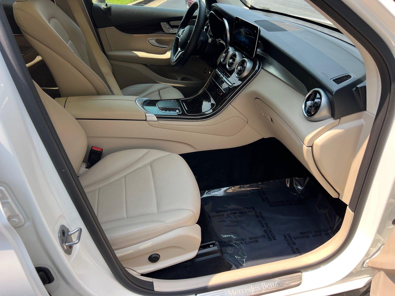 Used 2022 TAN Mercedes-Benz GLC 300 image 13