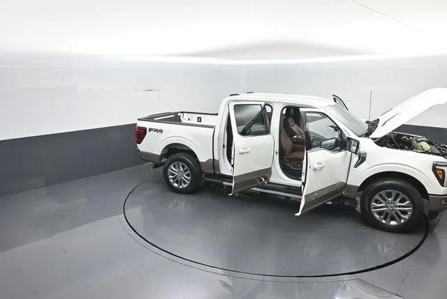 New 2026 Star White Metallic Tri-Coat Ford King Ranch® image 31
