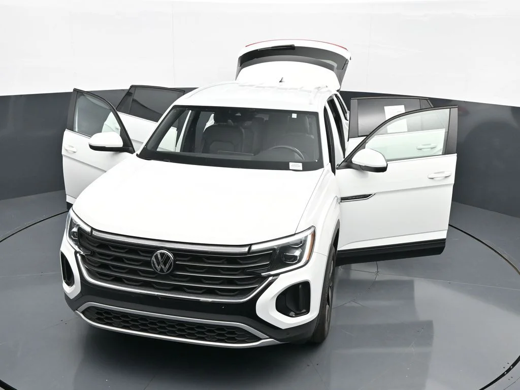 2025 Volkswagen Atlas Cross Sport SE w/Tech - Photo 47
