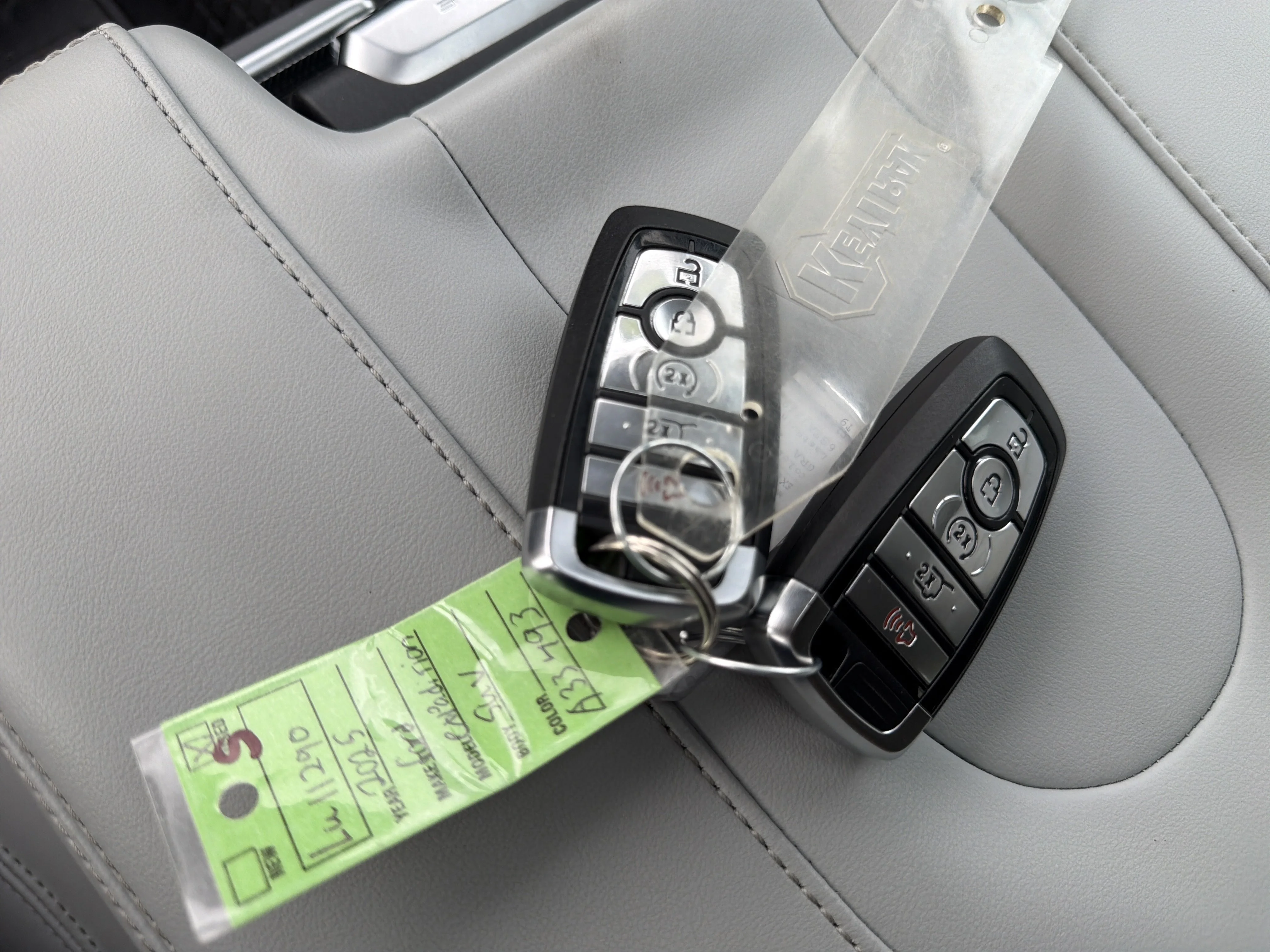 Used 2025 Glacier Gray Metallic TriCoat Ford Platinum image 32
