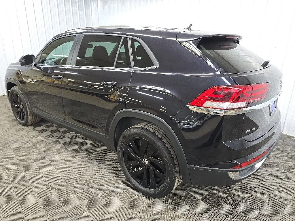 Used 2023 Black Volkswagen 3.6L V6 SE w/Technology image 9