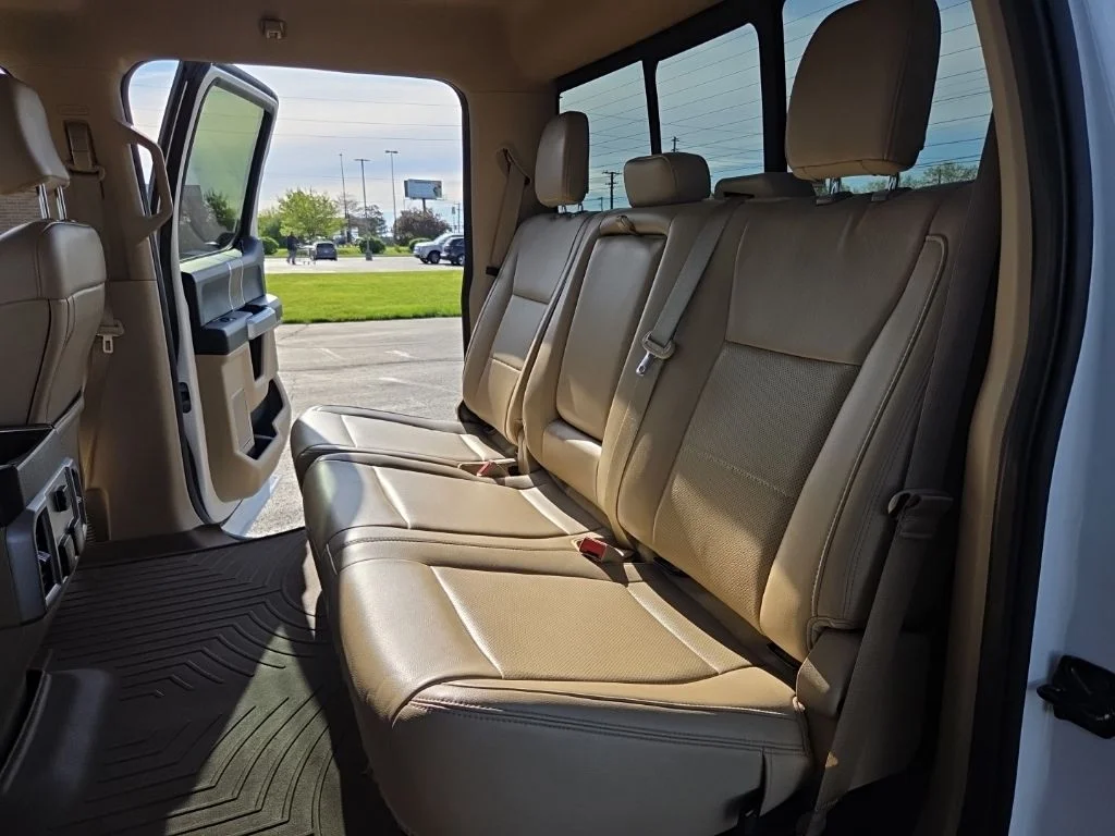 Used 2019 White Ford Lariat image 29