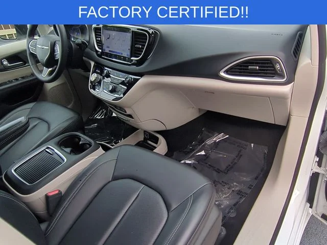 Used 2023 White Chrysler Touring L image 35