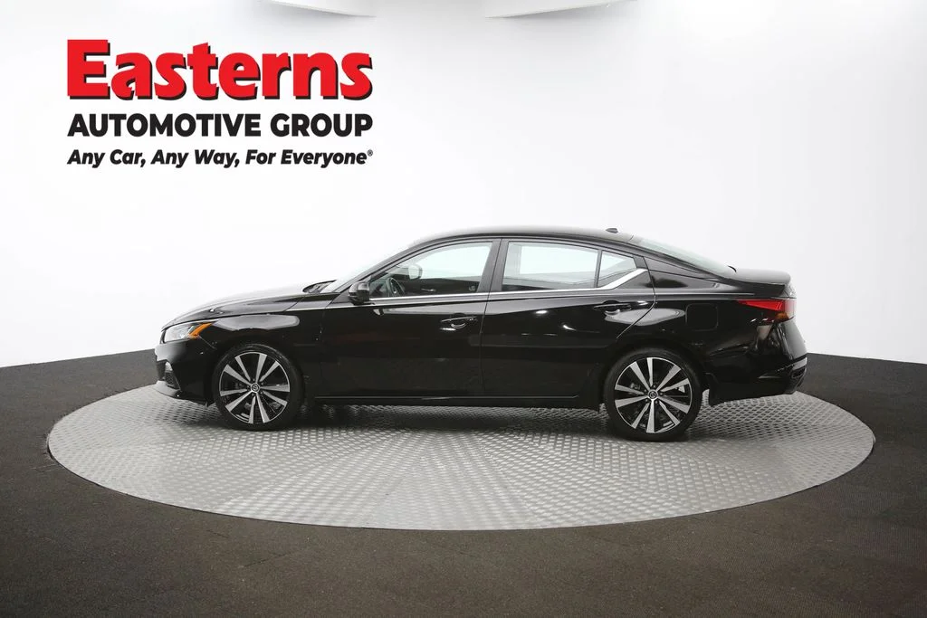 Used 2022 Black Nissan 2.5 SR image 57