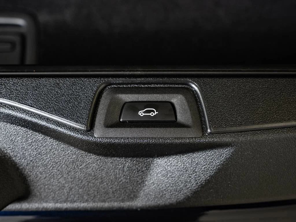 New 2026 Carbon Black Metallic BMW xDrive40i image 23