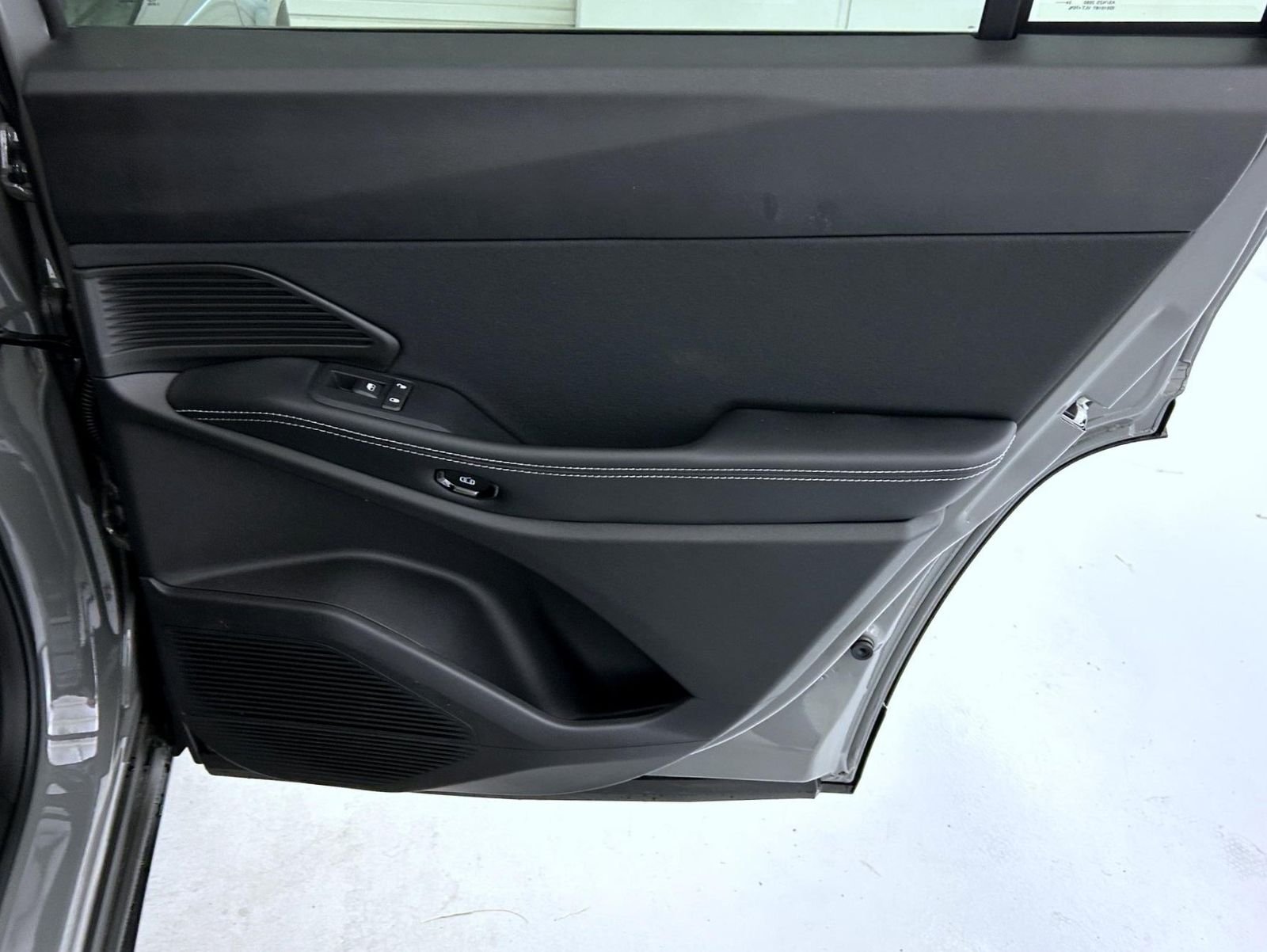 New 2026 Sting-Gray Clear-Coat Exterior Paint Jeep Laredo image 17