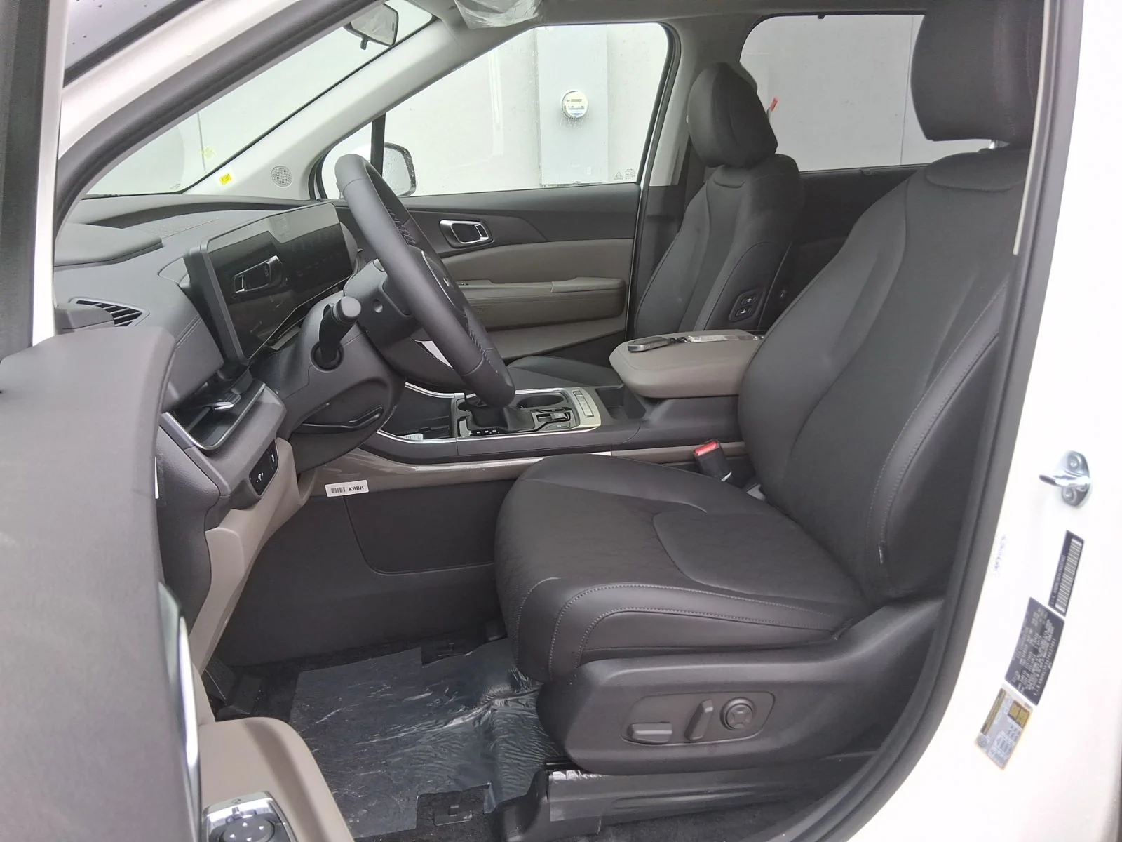 New 2026 White Kia EX image 19