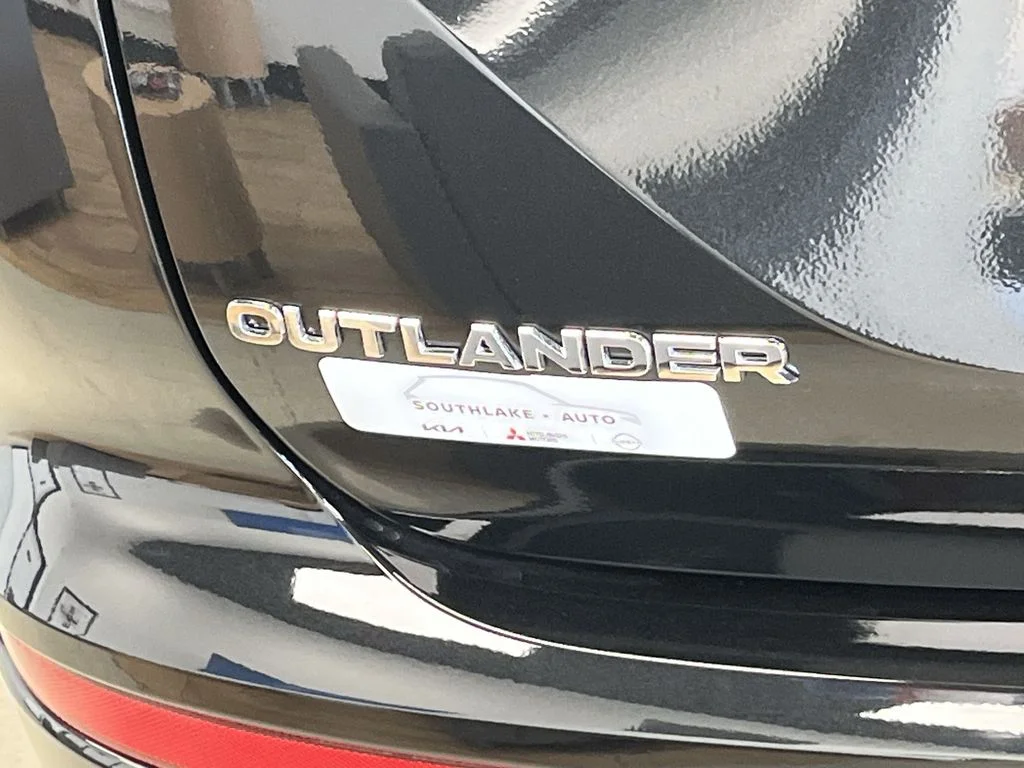2025 Mitsubishi Outlander Plug-in Hybrid Platinum Edition - Photo 20