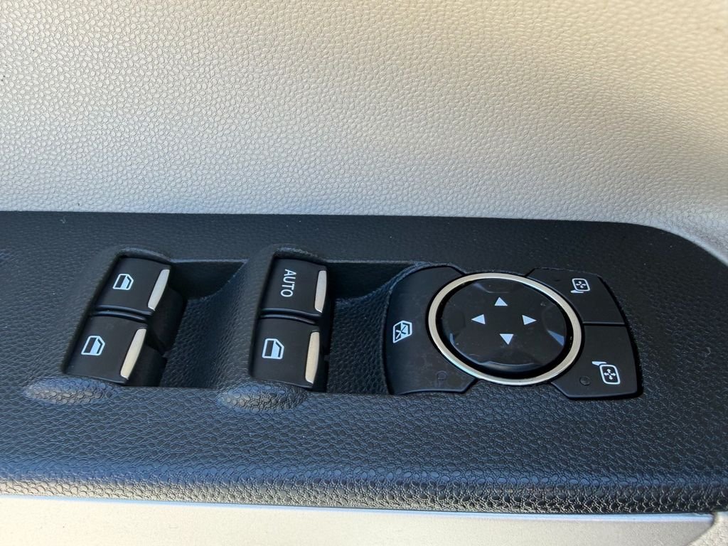 Used 2018 White Ford S image 20