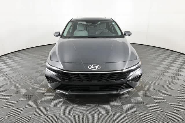 2025 Hyundai Elantra Limited - Photo 26