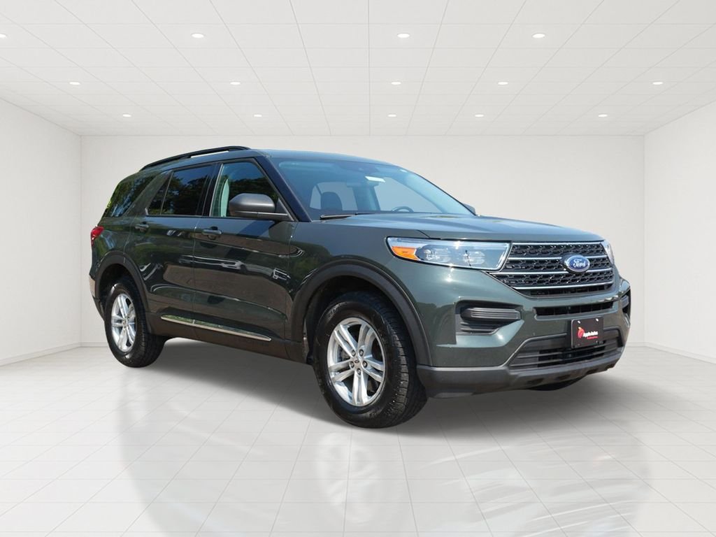 Certified Used 2024 Green Ford XLT image 1