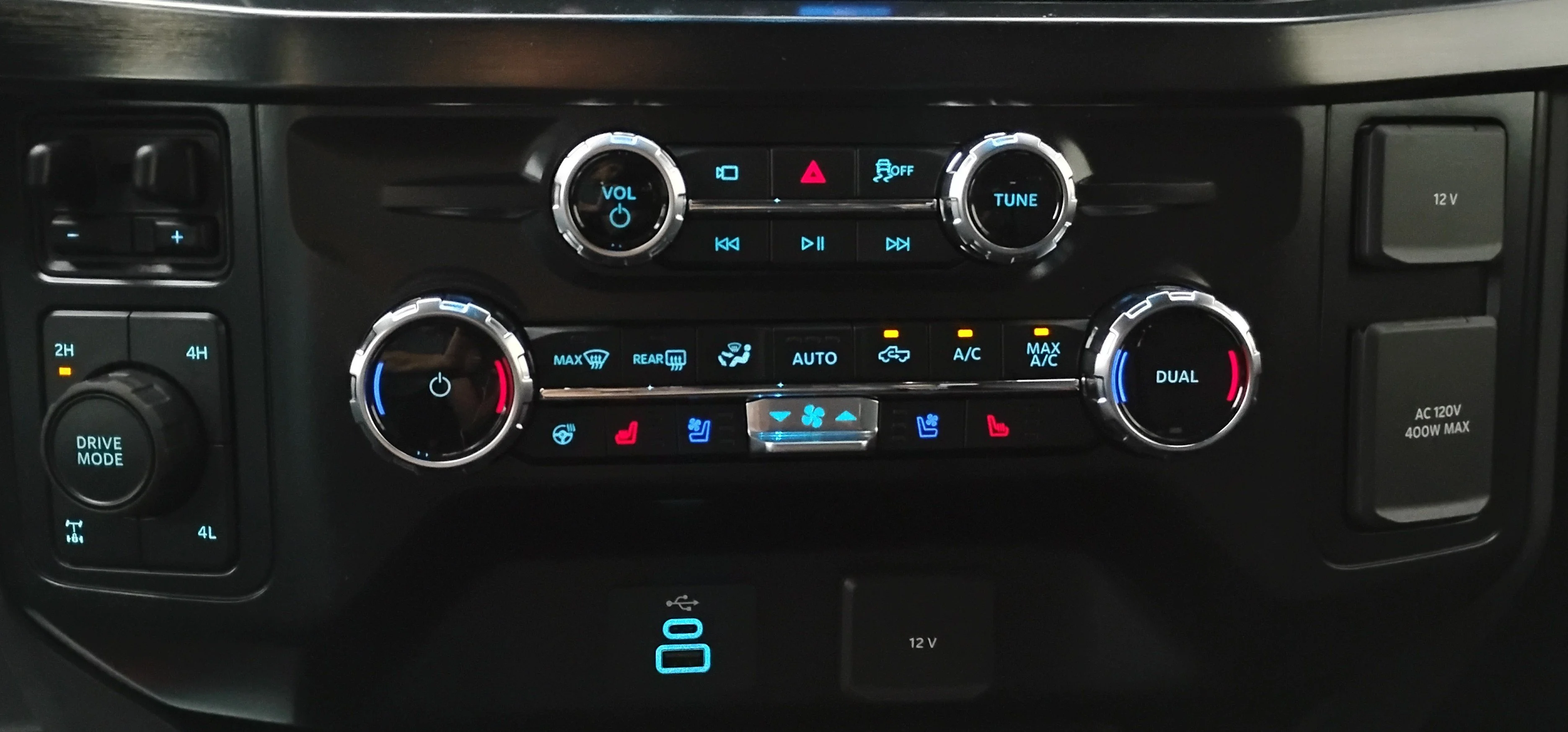 New 2026 Carbonized Gray Metallic Ford F-350® Lariat® image 14