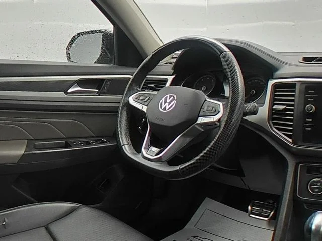 Used 2021  Volkswagen 3.6L V6 SE w/Technology R-Line image 35