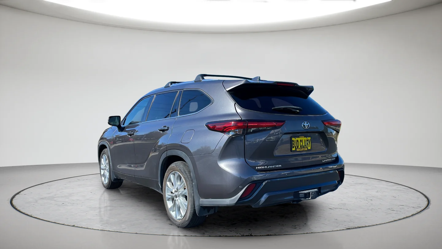 Used 2022 Gray Toyota Limited image 5
