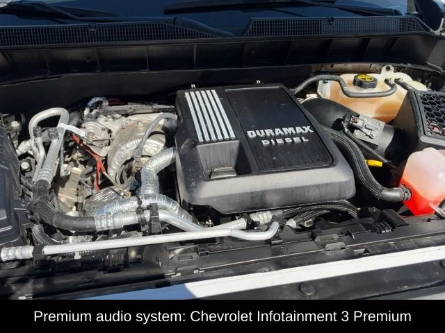 Used 2025 White Chevrolet RST image 30