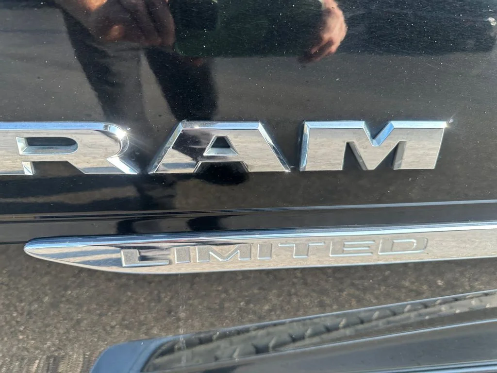 Used 2019 Black Ram Laramie image 39