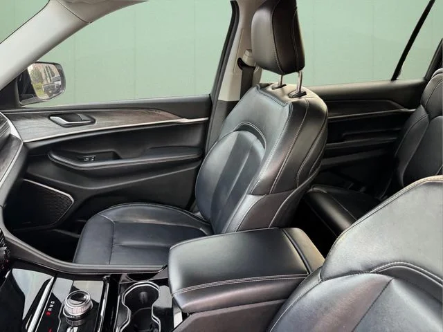 Used 2021 White Jeep Limited image 7