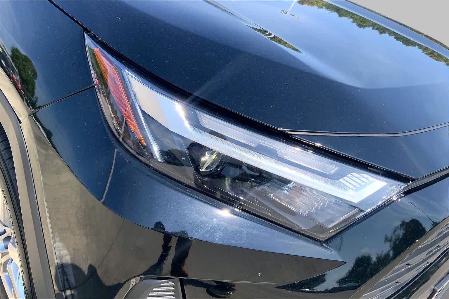 Used 2024 Midnight Black Metallic Toyota XLE image 27