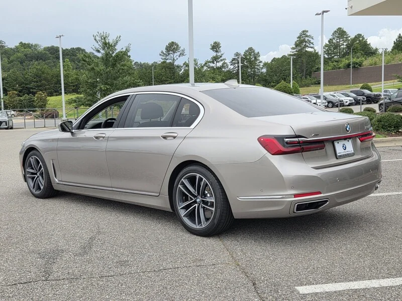 Used 2022 Silver Metallic BMW 750I XDRIVE SEDAN image 3