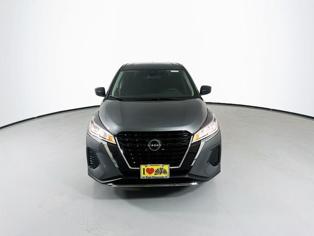 2025 Nissan KICKS PLAY Base - Photo 2
