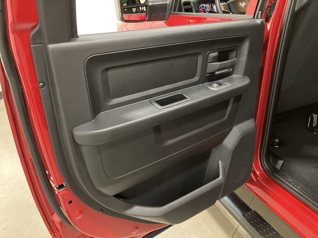 2025 RAM 2500 Tradesman - Photo 11