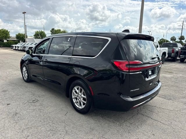 Used 2024 Black Chrysler Touring L image 5