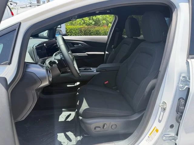 New 2026 Summit White Chevrolet LT image 5