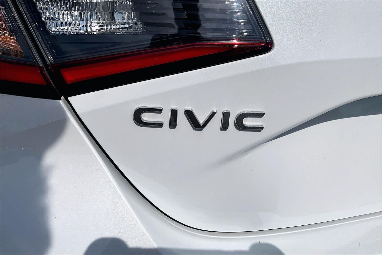 Used 2024 Platinum White Pearl Honda LX image 32