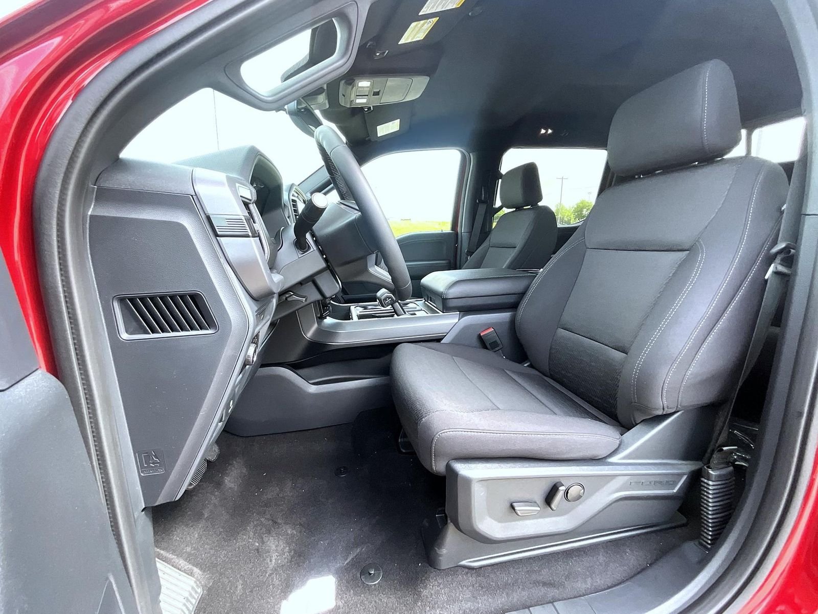 New 2026 Ruby Red Metallic Tinted Clearcoat Ford XLT image 9