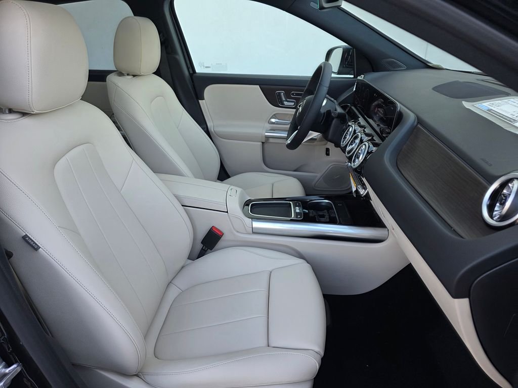 New 2026 Night Black Mercedes-Benz GLA 250 image 19