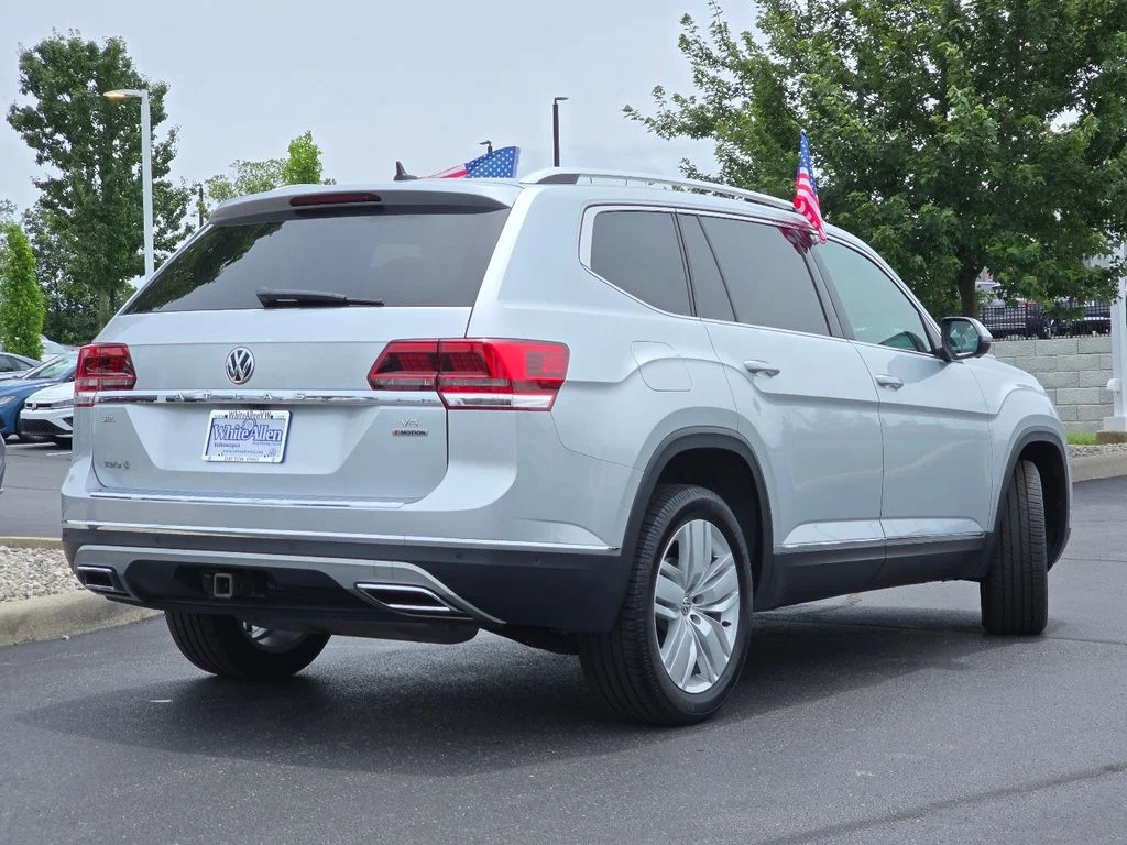 Used 2019 Silver Volkswagen SEL Premium image 25