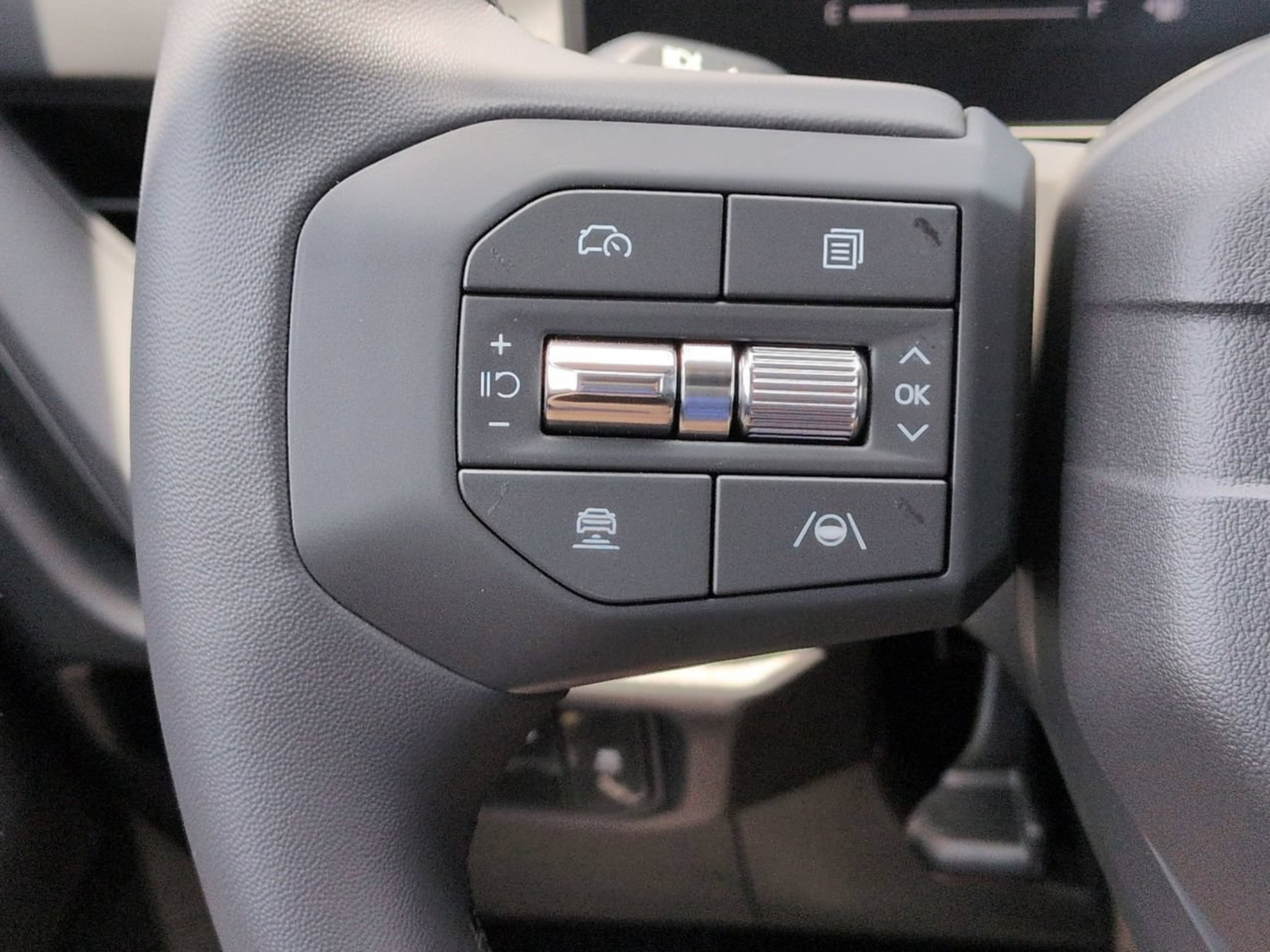 New 2027 Snow White Pearl / Black Roof Kia X-Line S image 28