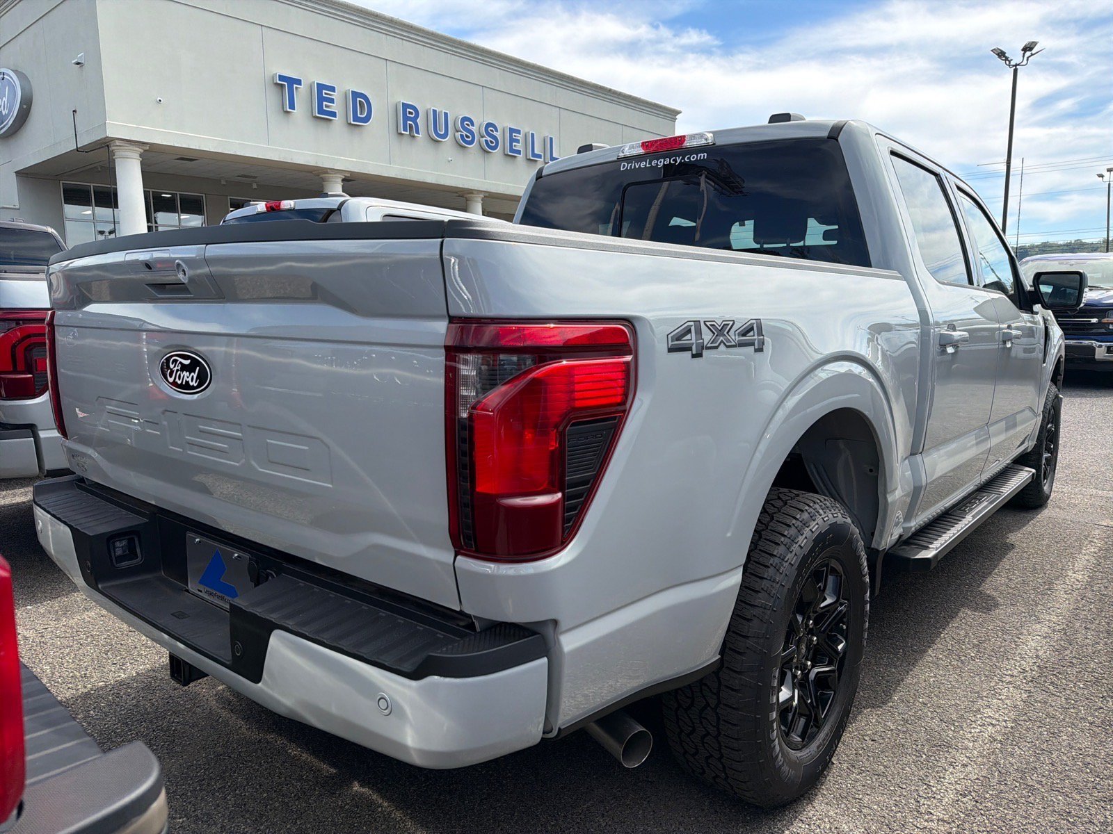 New 2026 Avalanche Ford XLT image 4