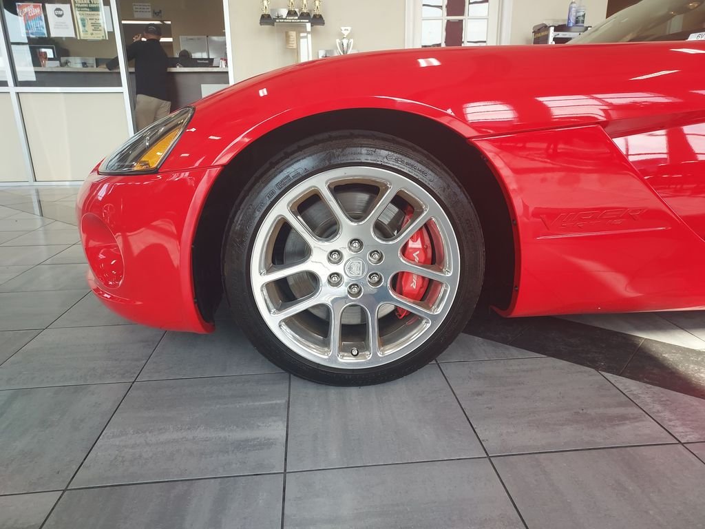 Used 2006 Red Dodge SRT10 image 10