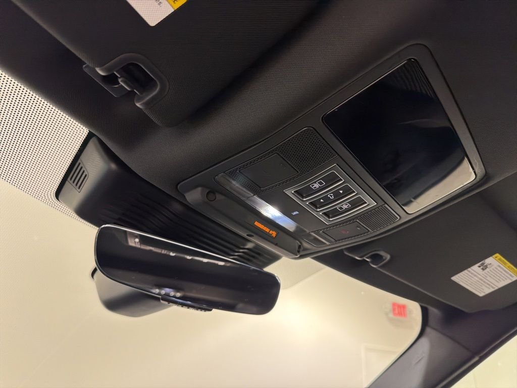 Certified Used 2025 Santorini Black Metallic Land Rover Dynamic SE image 18