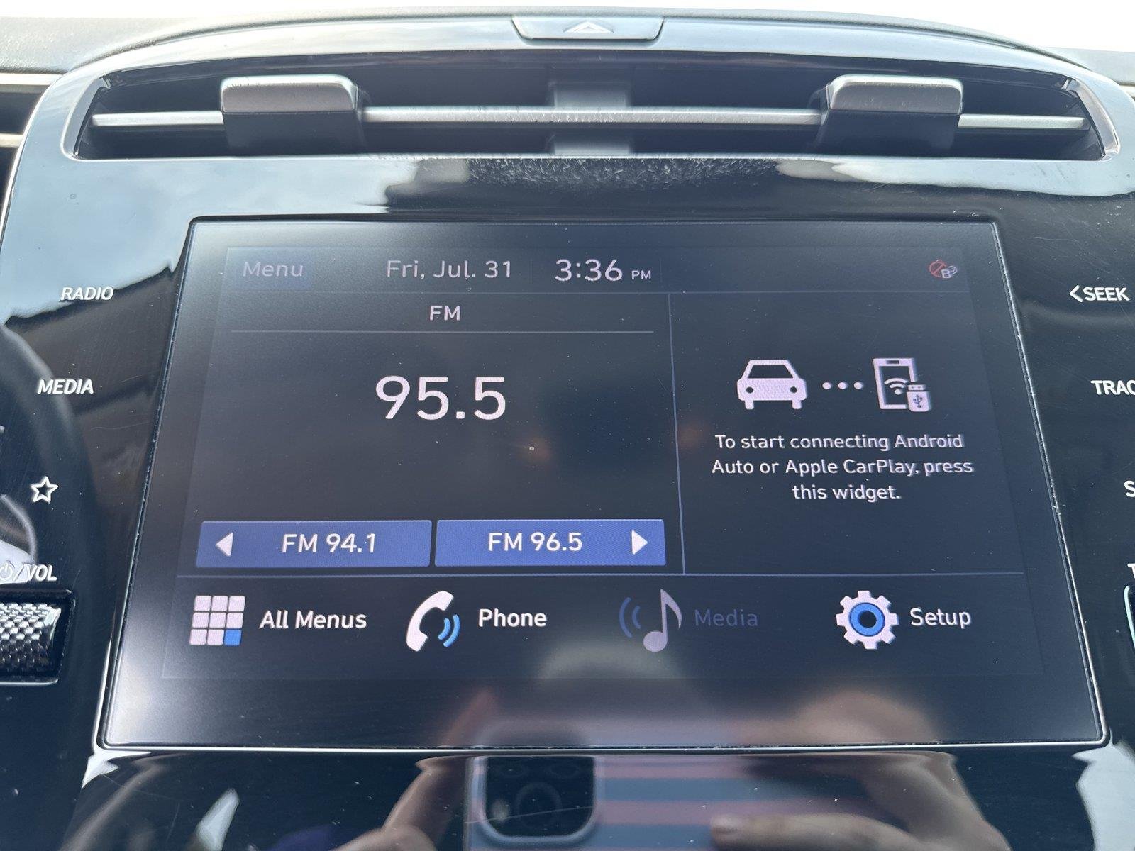Used 2023 Amazon Gray Hyundai SEL image 25
