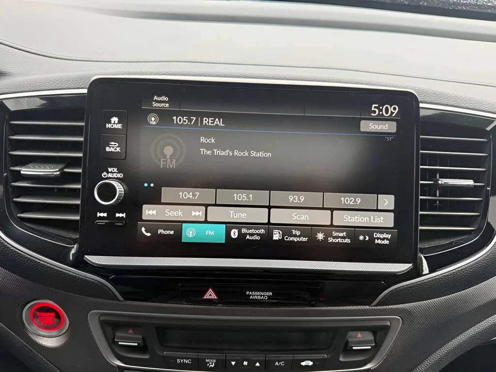 Used 2025 Black Honda RTL image 17