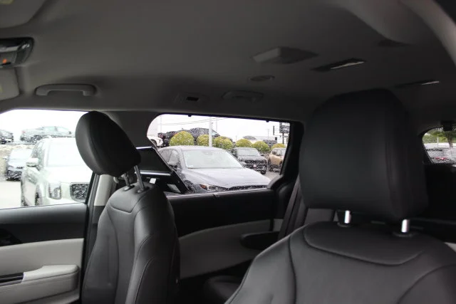 Used 2024 White Kia EX image 22