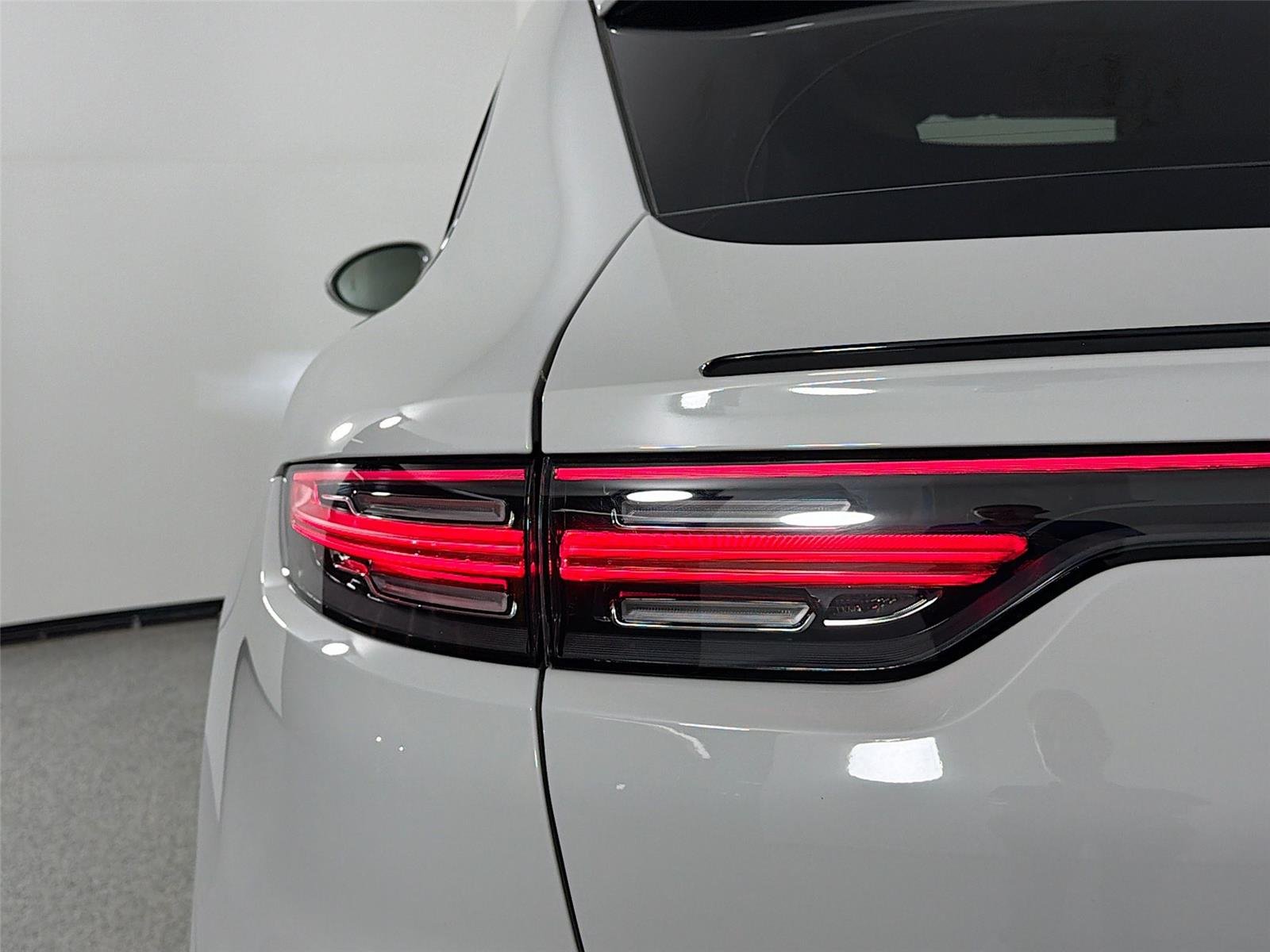 Certified Used 2022 Chalk Porsche Coupé Platinum Edition (MY22) image 16