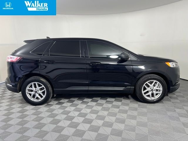 Used 2023 Black Ford SE image 9