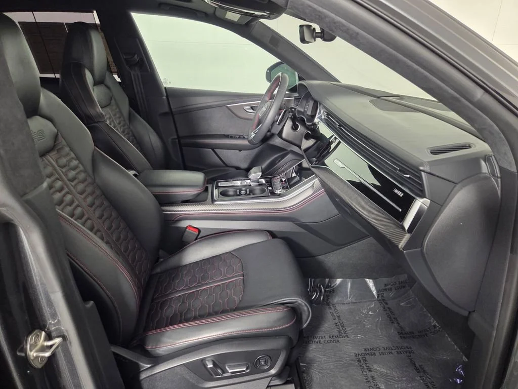 Used 2024 Daytona Gray Pearl Effect Audi 4.0T image 31