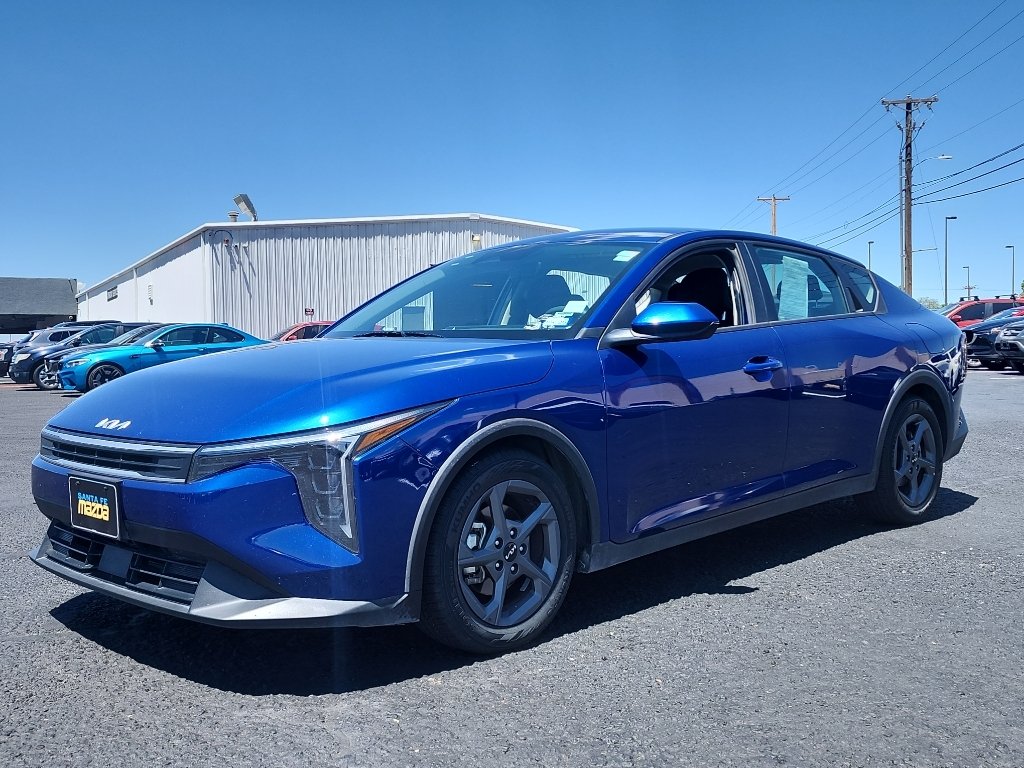 2025 Kia K4 LXS AT's photo