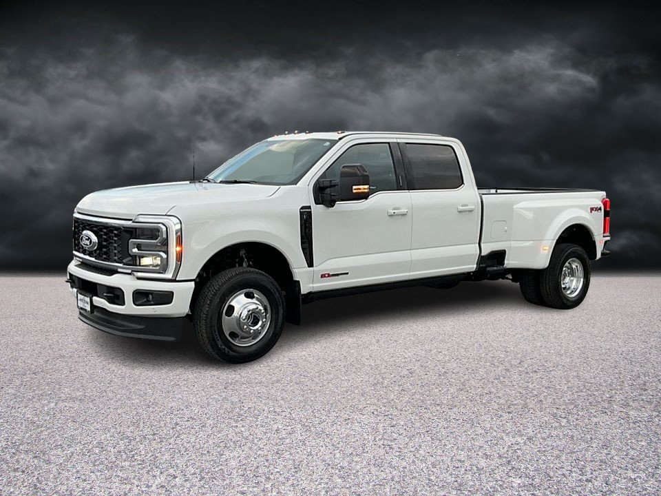 New 2027 Star White Metallic Tri-Coat Ford F-350® Platinum® image 1