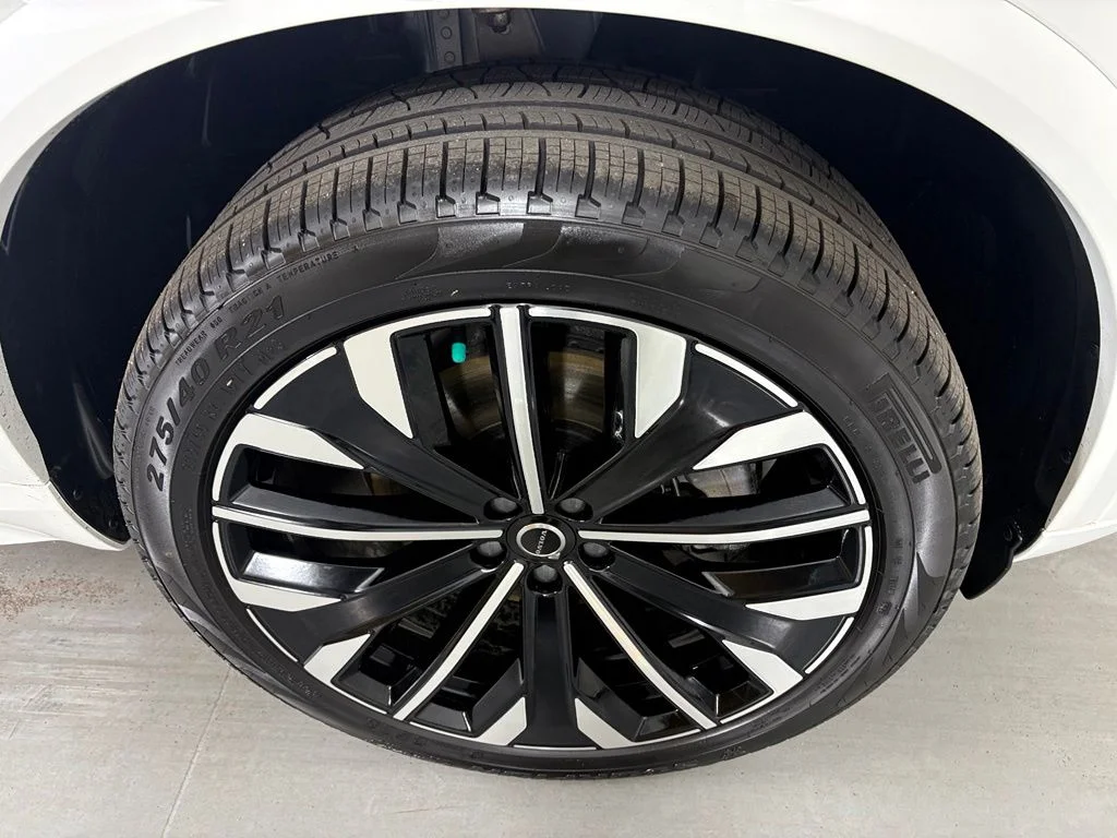 New 2026 Crystal White Volvo Plus image 10
