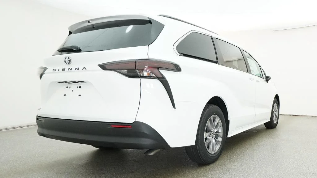 New 2026 Ice Cap Toyota LE image 21