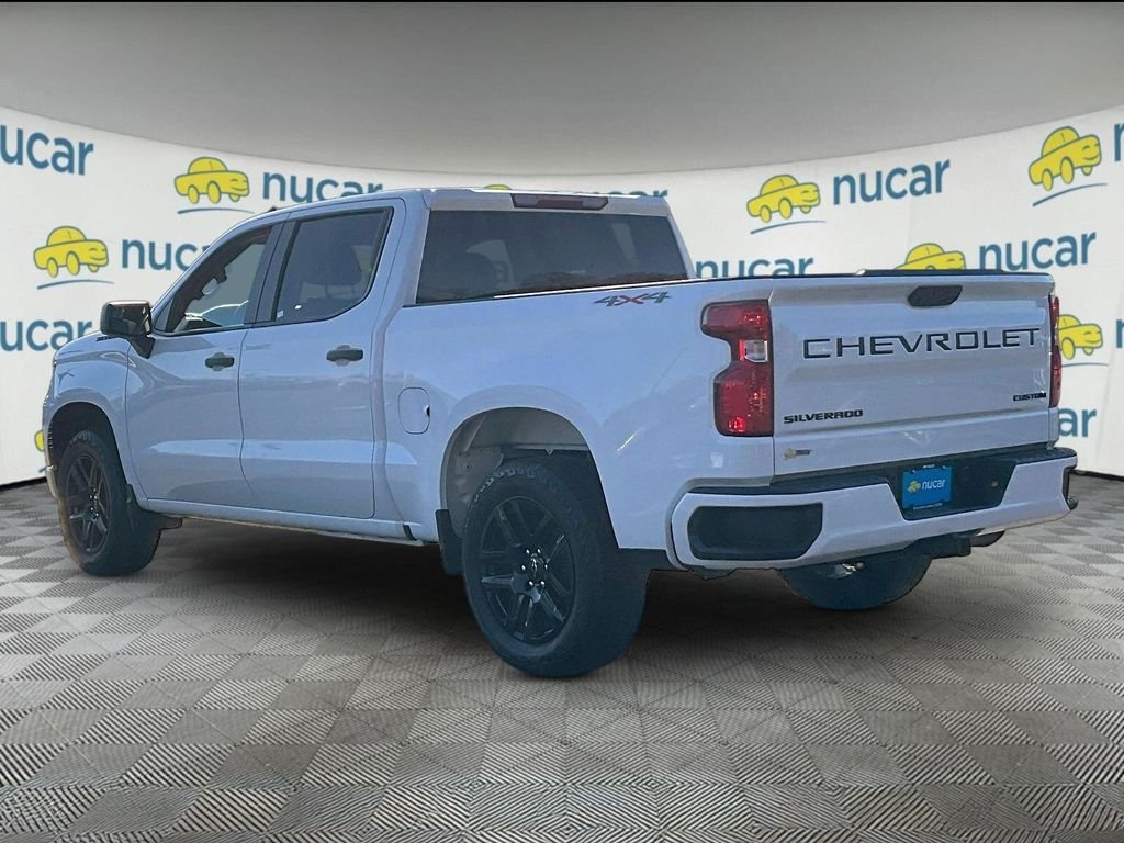 Used 2023 White Chevrolet Custom image 4