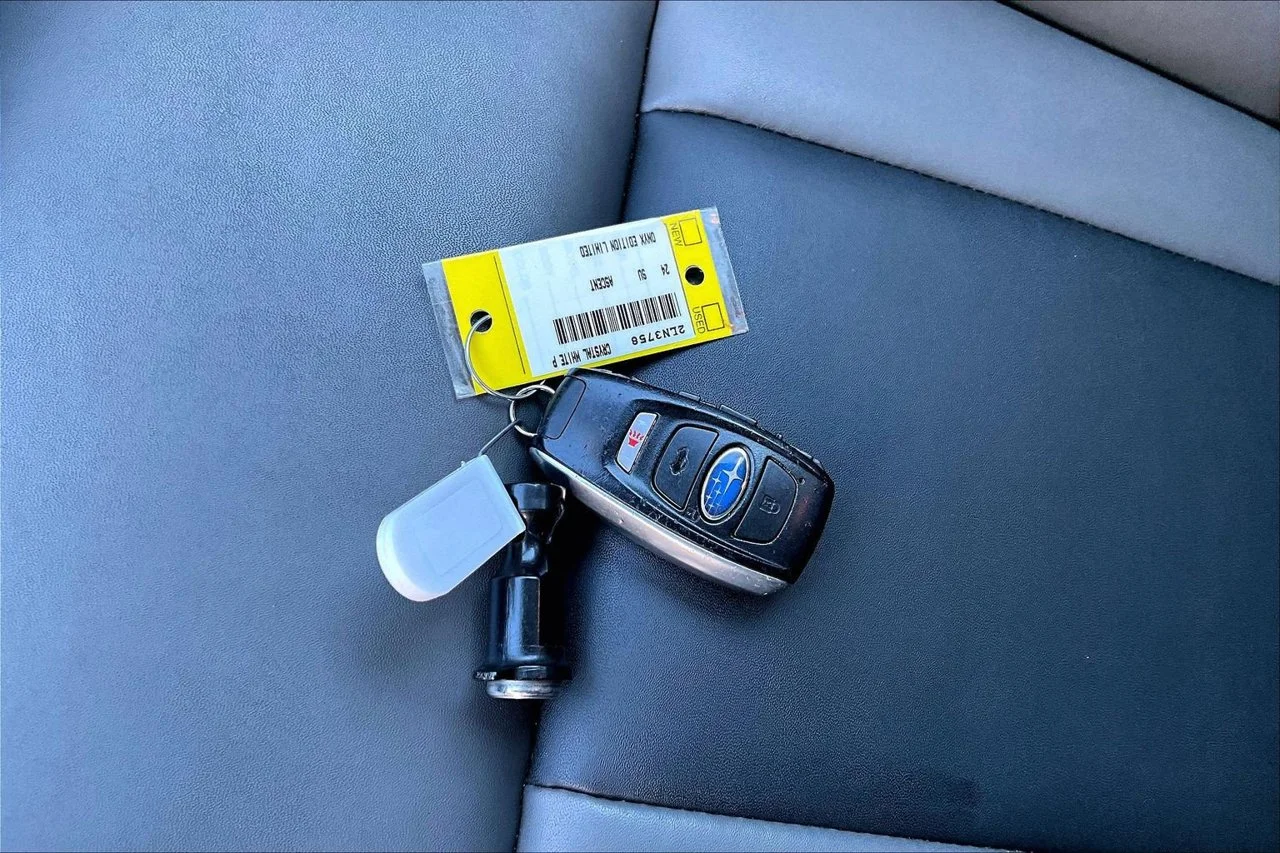 Used 2024 White Subaru Onyx Edition image 33