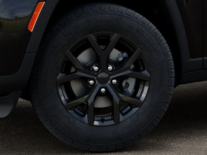 New 2026 Diamond Black Crystal Pearlcoat Jeep Altitude image 8