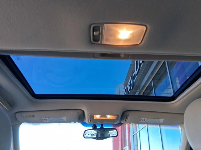 Used 2003  Toyota XLS image 19