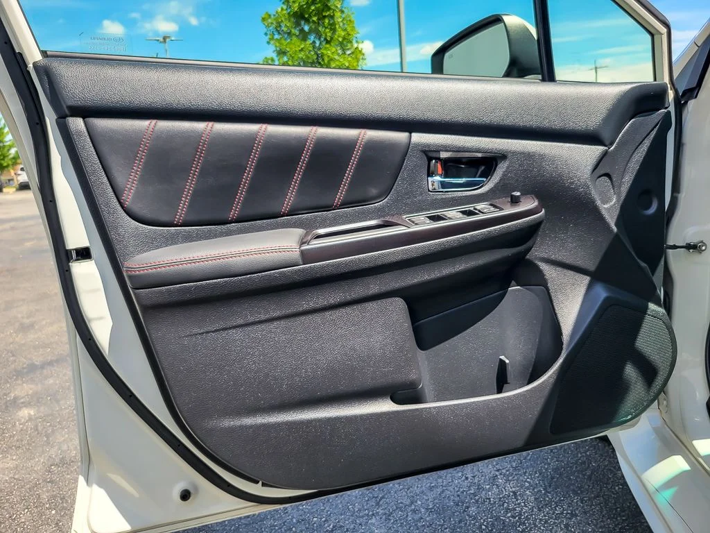 Used 2020 White Subaru Base image 16